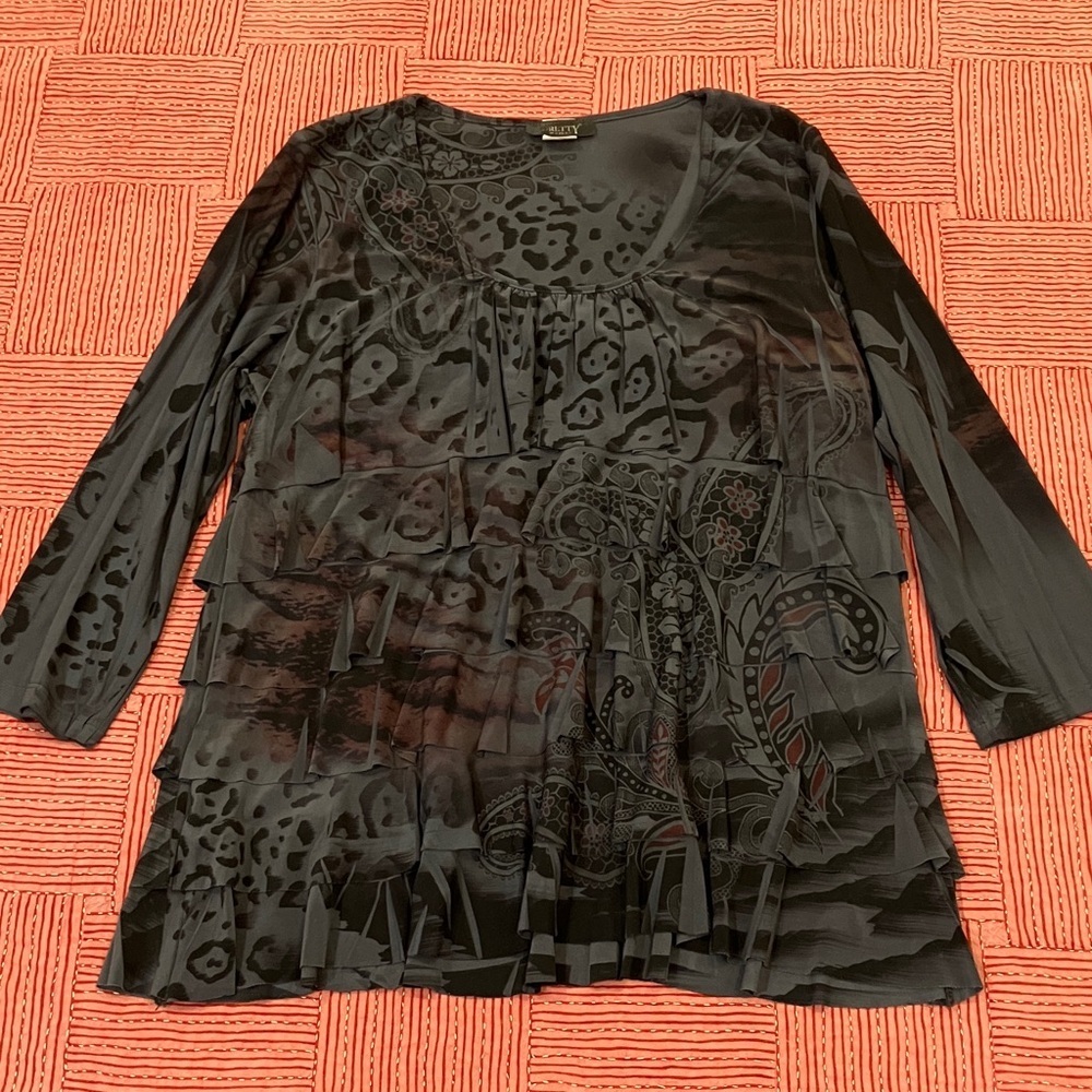 Large made in USA paisley print  ruffled Blouse